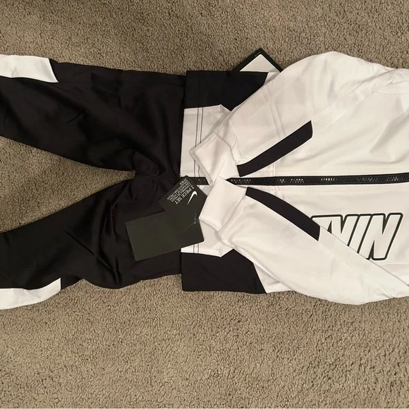 ✅ NWT Nike Toddler 2-Piece Tracksuit Set Size 2T Black/White - Picture 6 of 10